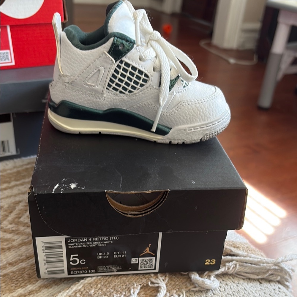 Jordan Kids' Retro 4 White and Green Shoes
